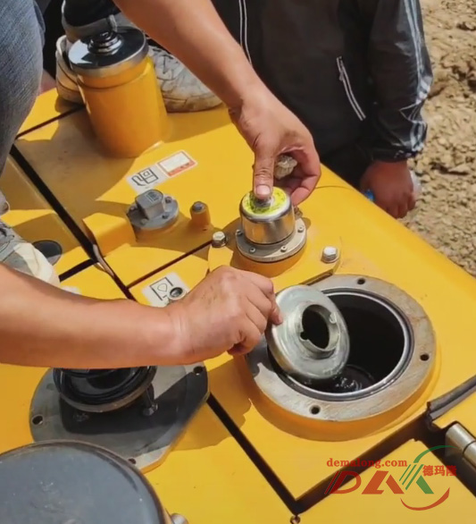 挖掘機(jī)濾芯 挖掘機(jī)濾芯